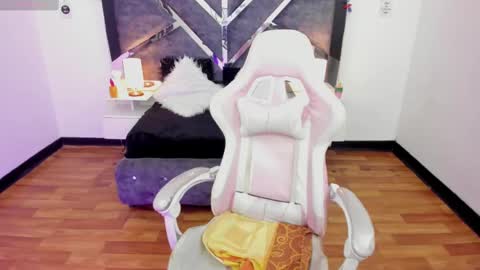 Snapshot of lunitaa18 chatting on 02-22-25, 01:22 V A L E R I A online show from 02-22-25, 01:22