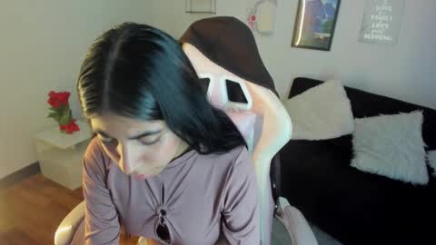 Snapshot of lunitaa18 chatting on 09-24-25, 08:45 V A L E R I A online show from 09-24-25, 08:45