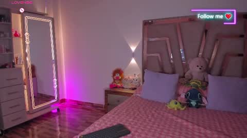 LUNA ROSE online show from 06-20-26, 01:52