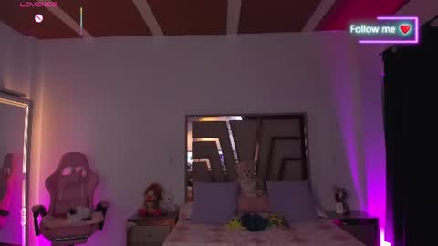 Snapshot of lunna_roosee chatting on 06-25-26, 02:11 LUNA ROSE online show from 06-25-26, 02:11