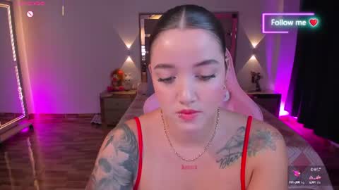Snapshot of lunna_roosee chatting on 06-25-26, 05:12 LUNA ROSE online show from 06-25-26, 05:12
