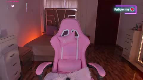 Snapshot of lunna_roosee chatting on 07-11-26, 06:43 LUNA ROSE online show from 07-11-26, 06:43