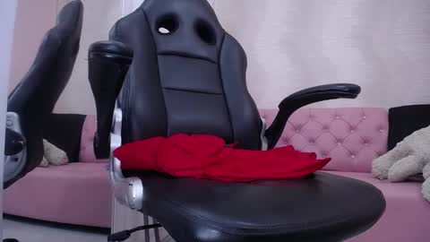 Snapshot of lunnadoll chatting on 03-05-25, 09:05 Katty what ever do you want on my pv is for extra tokens minimi 250 tks ty u for understand online show from 03-05-25, 09:05