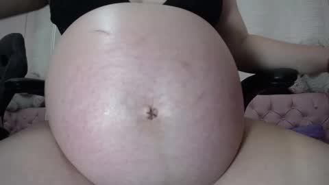 Snapshot of lunnadoll chatting on 10-07-25, 03:04 Katty what ever do you want on my pv is for extra tokens minimi 250 tks ty u for understand online show from 10-07-25, 03:04