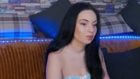 Snapshot of lunnagray chatting on 12-15-25, 06:17 LunnaGray online show from 12-15-25, 06:17