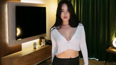 Jade online show from 07-16-26, 12:33