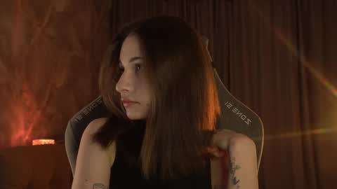 Amelia online show from 04-21-26, 08:34