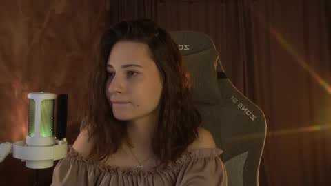Snapshot of luntiki chatting on 05-08-26, 10:04 Amelia online show from 05-08-26, 10:04