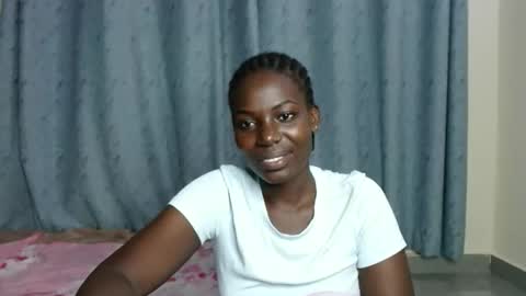 Snapshot of luo_queen chatting on 10-05-25, 11:02 luo_queen online show from 10-05-25, 11:02