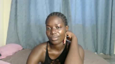 Snapshot of luo_queen chatting on 10-08-25, 11:19 luo_queen online show from 10-08-25, 11:19