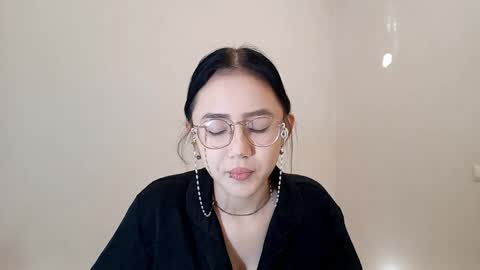 Roxie online show from 04-25-26, 01:41