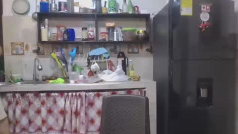 Lupita online show from 10-30-25, 03:35