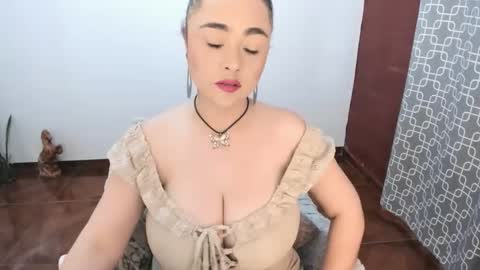 PAULINA online show from 11-26-25, 09:05