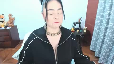 PAULINA online show from 04-14-26, 01:39