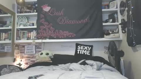 Snapshot of lushdiamonds chatting on 02-13-25, 02:23 Lush Diamonds online show from 02-13-25, 02:23