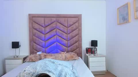 Lushian And Luna online show from 11-04-25, 01:32