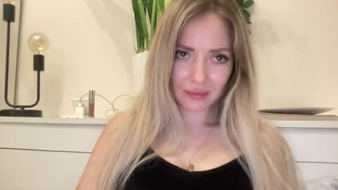 lusiluv online show from 04-25-26, 10:07