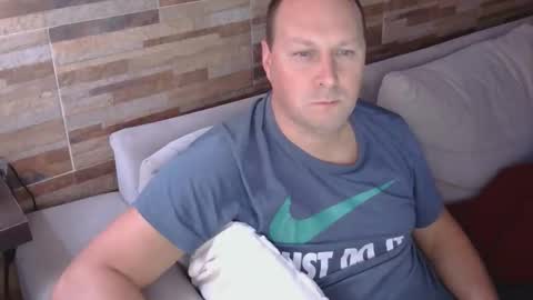 Snapshot of lustonfan chatting on 04-23-26, 01:51 lustonfan online show from 04-23-26, 01:51