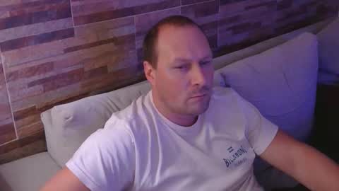 Snapshot of lustonfan chatting on 05-05-26, 01:46 lustonfan online show from 05-05-26, 01:46