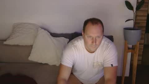 Snapshot of lustonfan chatting on 05-09-26, 06:57 lustonfan online show from 05-09-26, 06:57