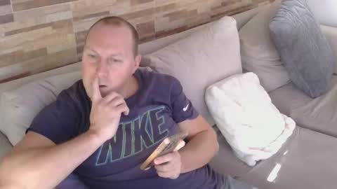 Snapshot of lustonfan chatting on 05-11-26, 01:28 lustonfan online show from 05-11-26, 01:28