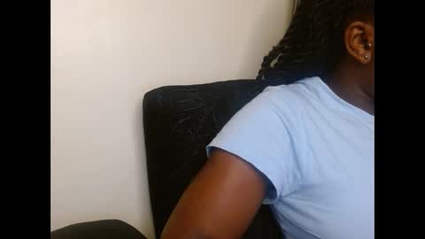 lustrous-choco online show from 04-28-26, 01:37