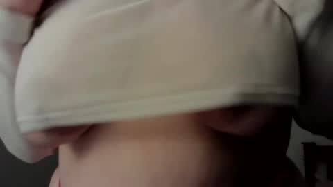 Snapshot of lustytits85 chatting on 09-21-25, 01:24 lustytits85 online show from 09-21-25, 01:24