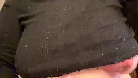 Snapshot of lustytits85 chatting on 03-26-26, 10:21 lustytits85 online show from 03-26-26, 10:21