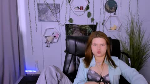 Snapshot of lusy_puff chatting on 12-14-24, 04:09 lusy_puff online show from 12-14-24, 04:09