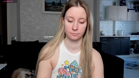 Snapshot of lusyagreenberg chatting on 02-08-25, 12:17 LusyaGreenberg online show from 02-08-25, 12:17