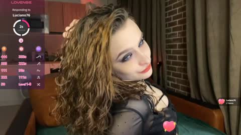 Snapshot of lusylune chatting on 12-13-24, 02:32 Luy online show from 12-13-24, 02:32