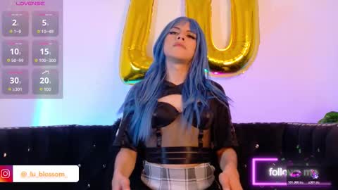 Snapshot of luu_blossom__ chatting on 01-10-26, 06:53 Lu Blossom online show from 01-10-26, 06:53