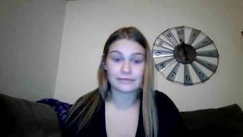 Luucy Lane online show from 04-25-26, 09:12