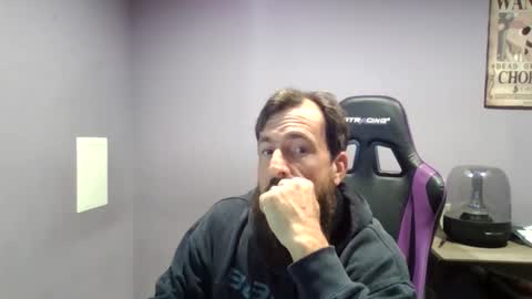 Snapshot of luv2likslit611455 chatting on 10-10-25, 08:57 Luv2likslit online show from 10-10-25, 08:57