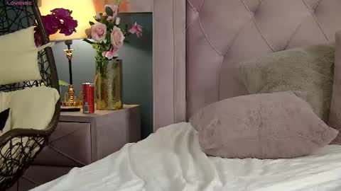 Luviahh  online show from 06-18-26, 10:52