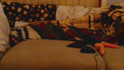 Snapshot of luvthecam2 chatting on 01-06-25, 04:04 M Jordan online show from 01-06-25, 04:04
