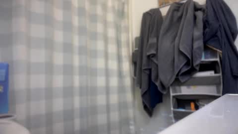 Snapshot of luvtobenude21 chatting on 04-12-26, 01:27 Joe and Sarah online show from 04-12-26, 01:27