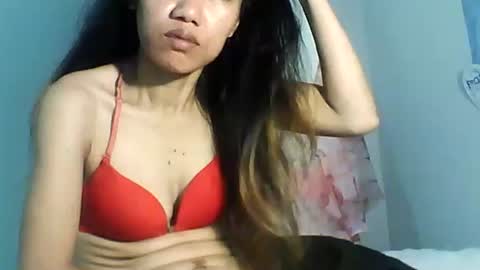 Bee Bee online show from 10-31-25, 09:38