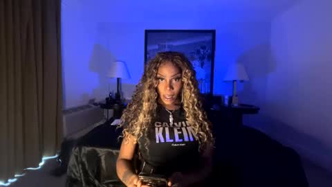 luvvlee online show from 05-01-26, 10:47