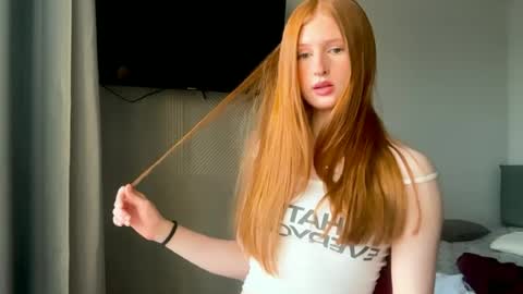 Snapshot of lux_angel chatting on 07-25-26, 12:42 lux_angel online show from 07-25-26, 12:42
