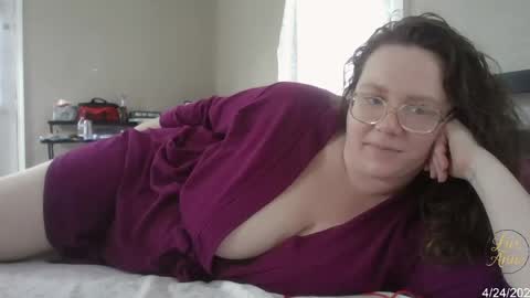 Lux anne online show from 04-24-26, 03:25