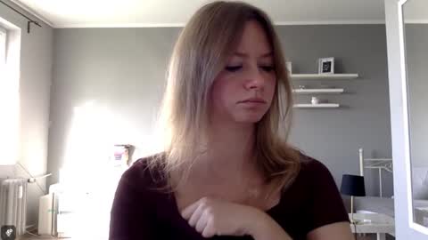 Snapshot of lux_millie chatting on 09-16-25, 06:58 Millie online show from 09-16-25, 06:58