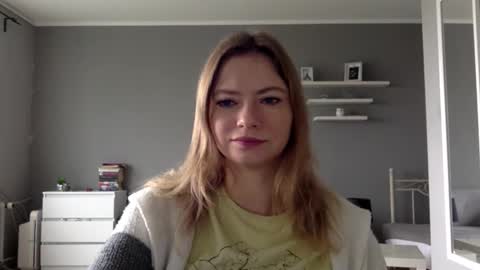 Snapshot of lux_millie chatting on 09-30-25, 09:47 Millie online show from 09-30-25, 09:47