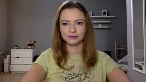 Snapshot of lux_millie chatting on 10-08-25, 09:12 Millie online show from 10-08-25, 09:12