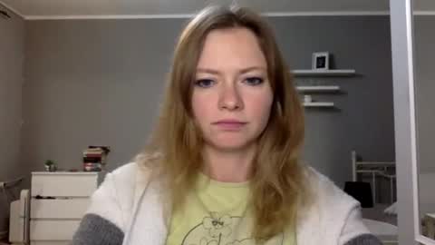 Snapshot of lux_millie chatting on 10-21-25, 08:53 Millie online show from 10-21-25, 08:53