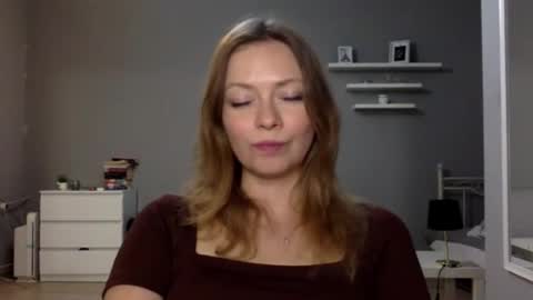 Snapshot of lux_millie chatting on 10-26-25, 10:15 Millie online show from 10-26-25, 10:15