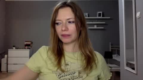 Snapshot of lux_millie chatting on 11-06-25, 10:43 Millie online show from 11-06-25, 10:43