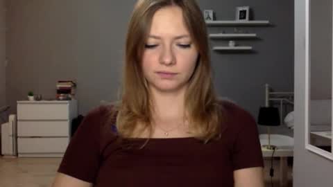 Snapshot of lux_millie chatting on 11-08-25, 03:45 Millie online show from 11-08-25, 03:45