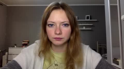 Snapshot of lux_millie chatting on 12-01-25, 09:53 Millie online show from 12-01-25, 09:53