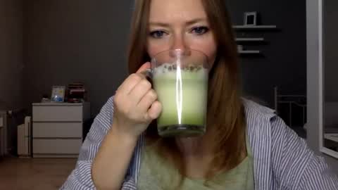 Snapshot of lux_millie chatting on 01-18-26, 03:27 Millie online show from 01-18-26, 03:27